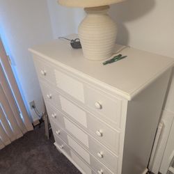 Coastal White 2-Piece Bedroom Set
