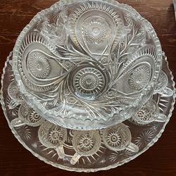 L.e Smith crystal punch bowl with 14 matching cups