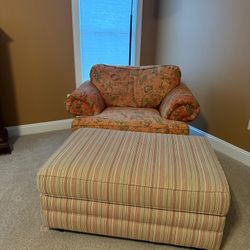 📍Chair + Large Ottoman 