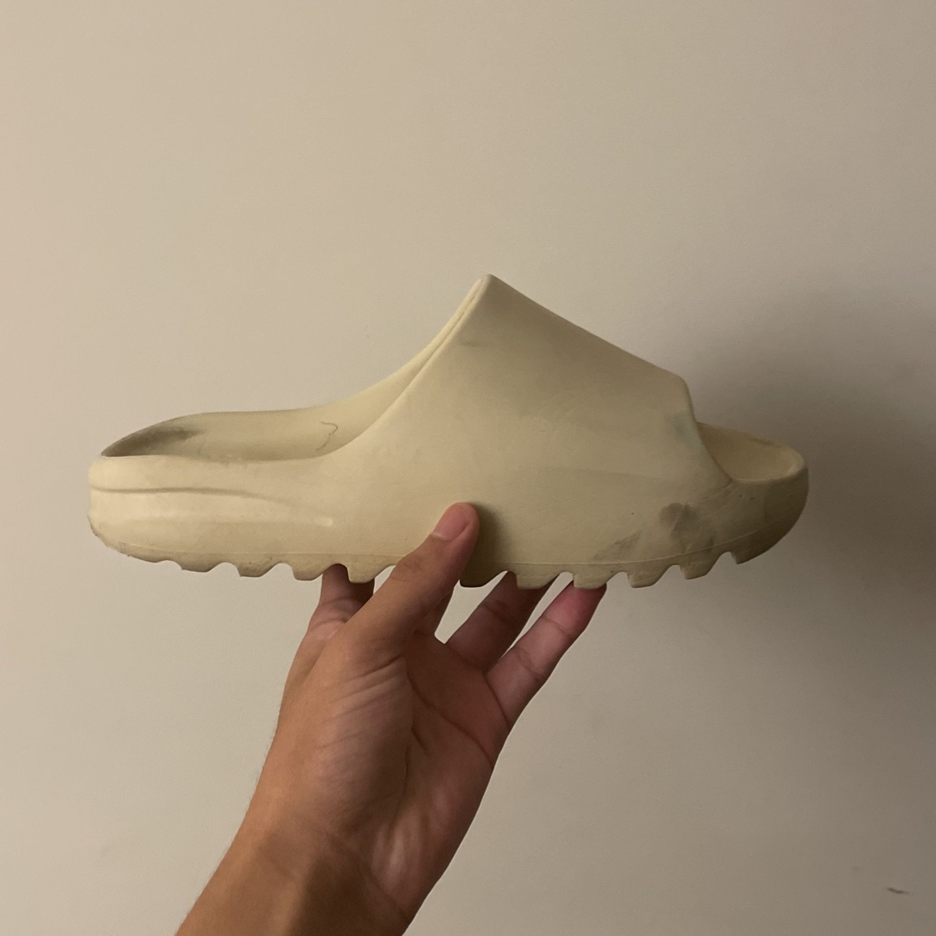 Used Yeezy Slides