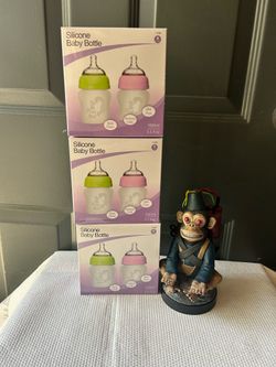 Putti Atti 5.5 fl oz Silicone Baby Bottles, Green and Pink
