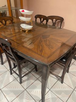 Dinner Table / Comedor