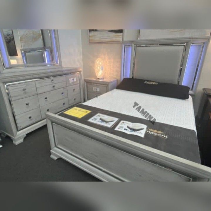 Queen Or King Bed_fram_e (Mattress sell Separately) for Sale in Burbank