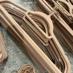 Rose gold Hangers 135+