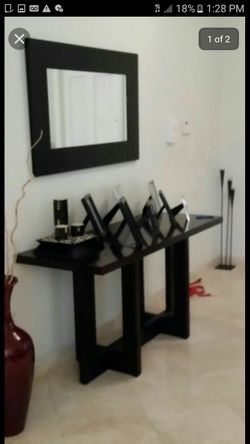 Mirror & Foyer Table From Saccaro