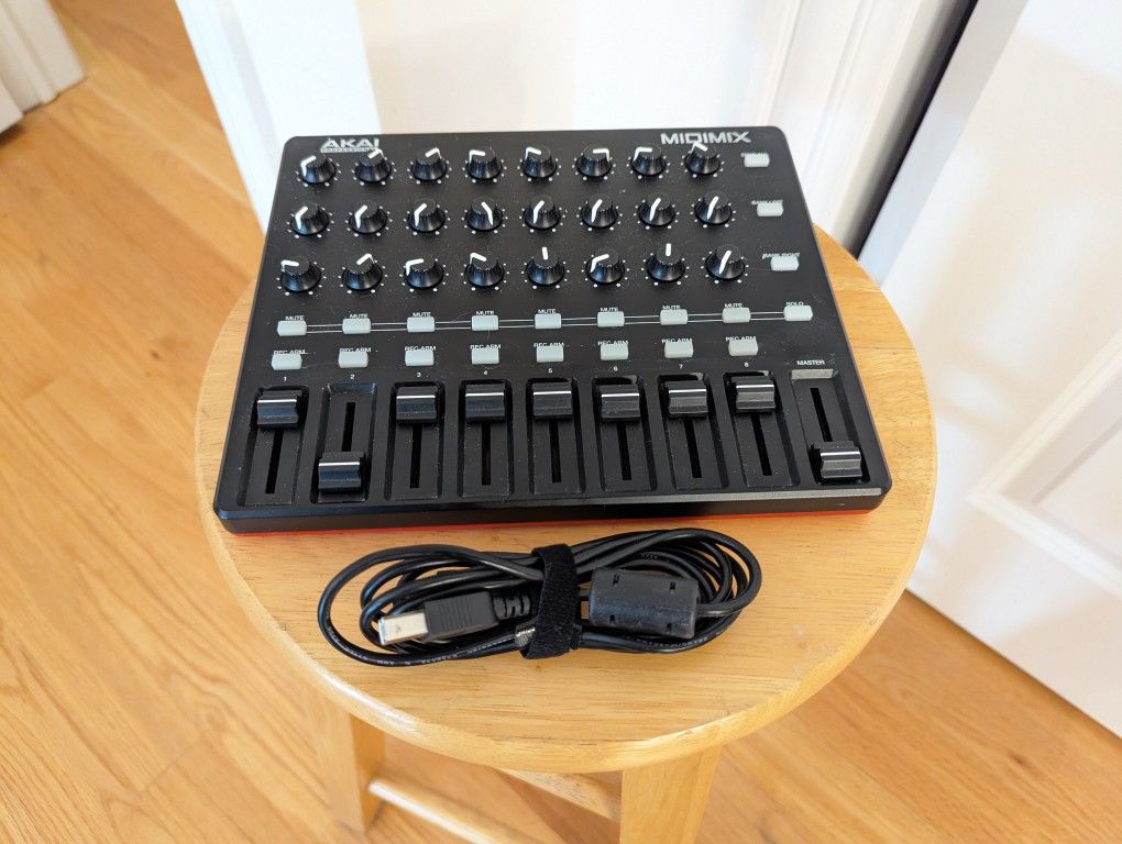 Akai MIDIMIX USB MIDI Controller