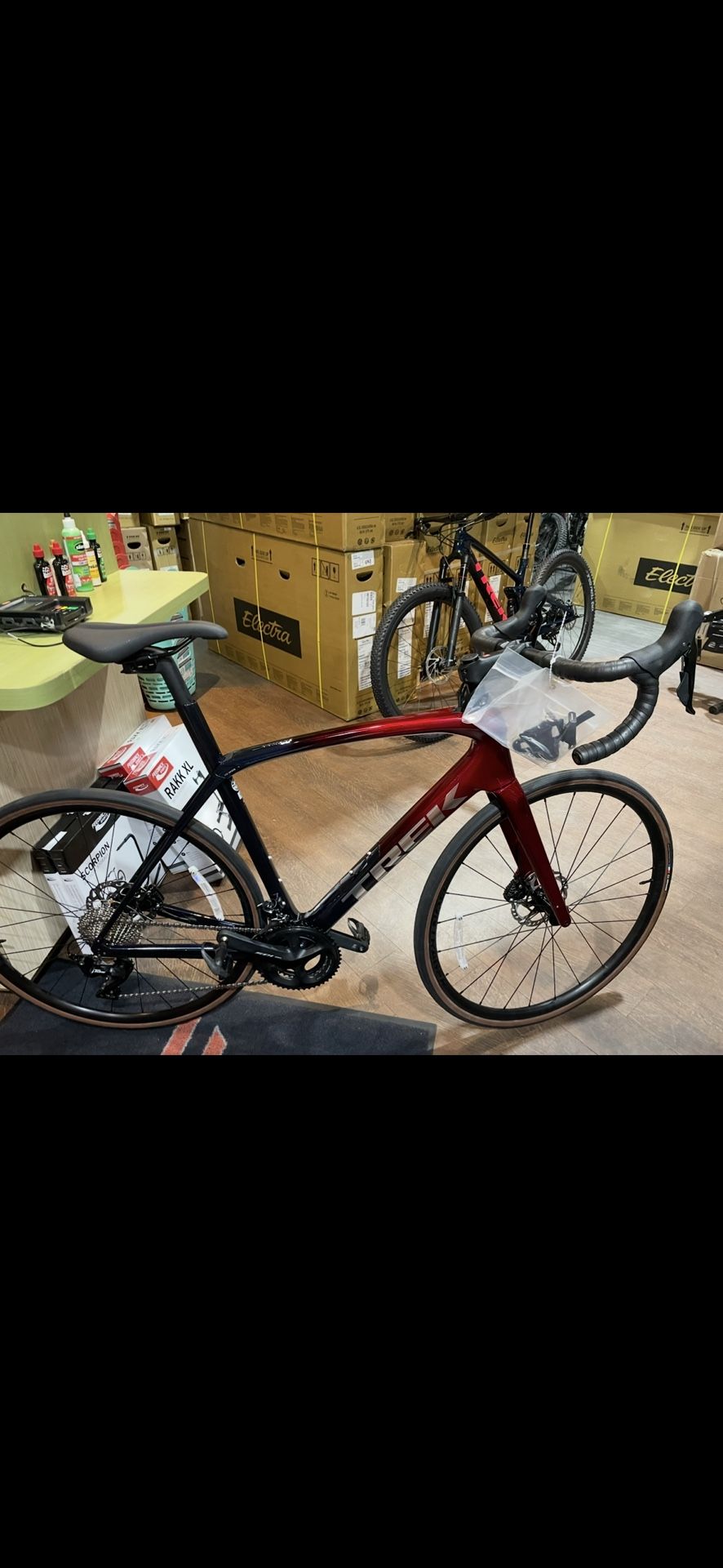 2022 Trek Domane SL 5 Gen 3 – Carbon, Shimano 105 – Like New!