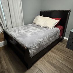 Bedroom Set For Sale