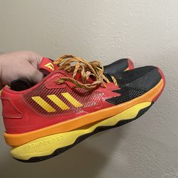 Adidas Dame 8 Size 11