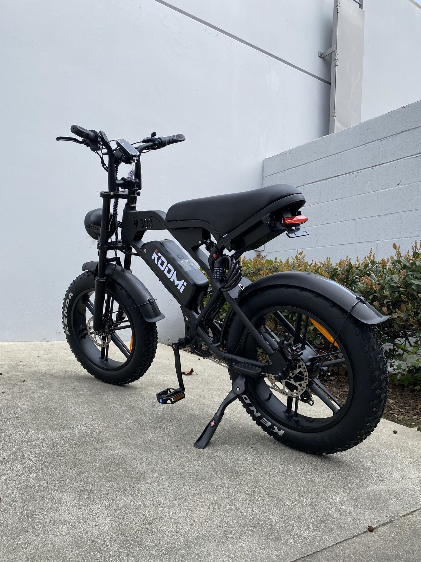 New, retro moped e-bike 750w 48v 20ah top speed 28mph hydraulic disc brakes range up to 65 miles electric bike 