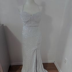 Beautiful dress, size S Very beautiful.