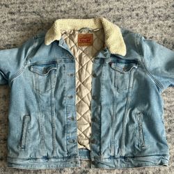 Levis denim jacket with sherpa