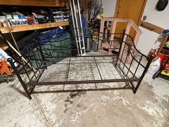 Twin daybed