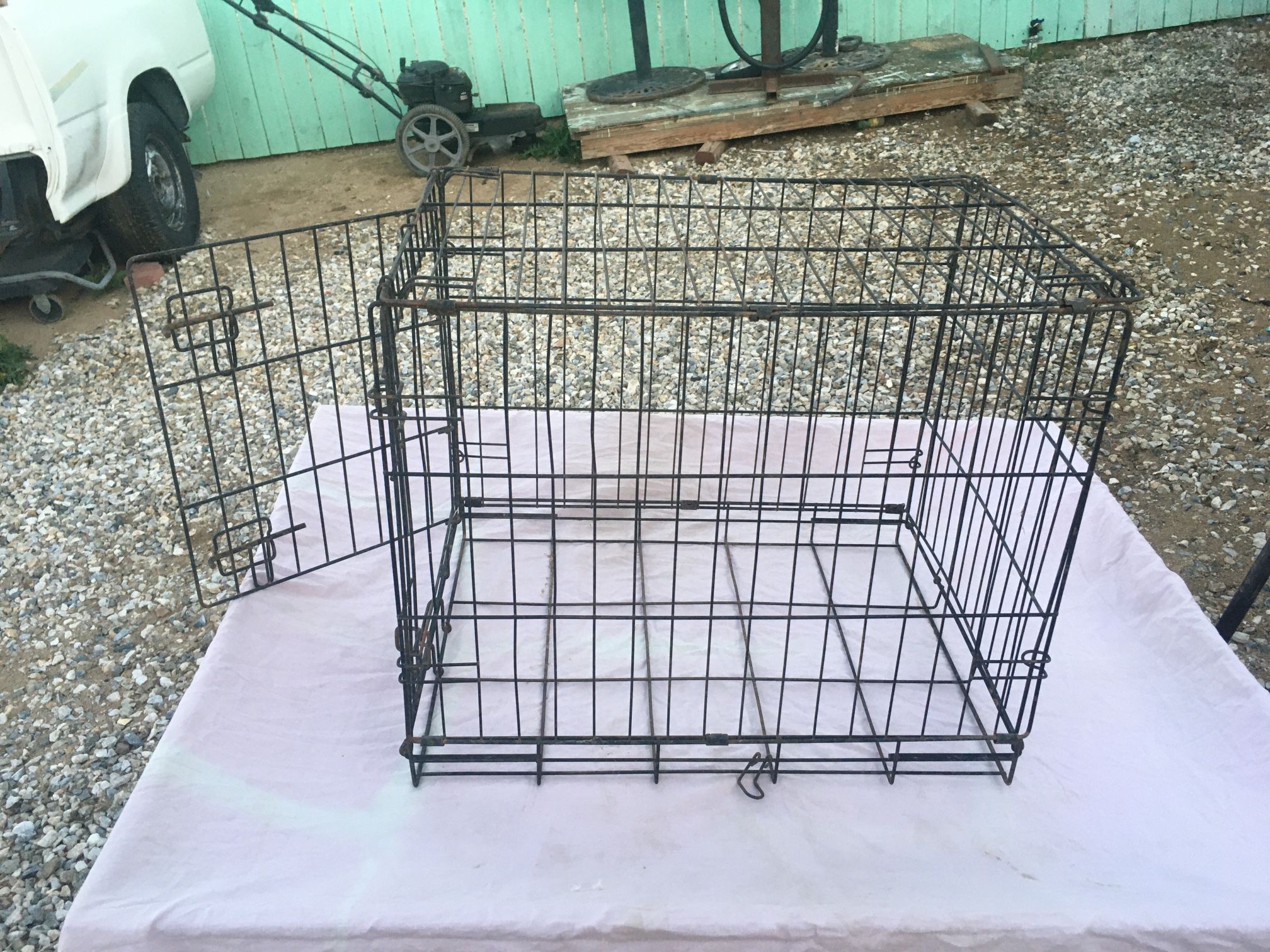 Folding Pet Cage 24”Lx18”Wx20”tall