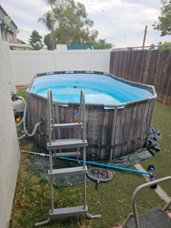Ubove ground pool