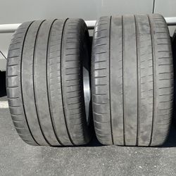 Two Michelin Pilot Super Sport 335/30 20 High Performance Racing Tires Top Condition 