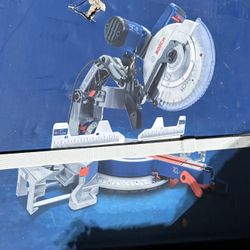 Bosch  15amo Corded 12inch Corded Dual Bevel Sliding Glide Miter Saw