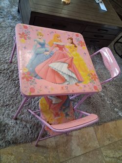 Kids table set in great condition