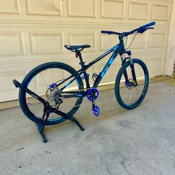 UPGRADED GT Agressor Pro small 27.5 mountain bike hydraulic, 1x9, DEORE, XCT 30 front