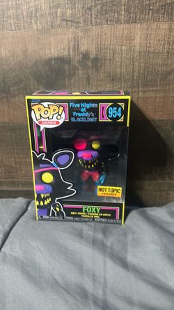 Funko POP! Games: Five Nights At Freddys 'Foxy' #954 Blacklight Hot Topic Excl