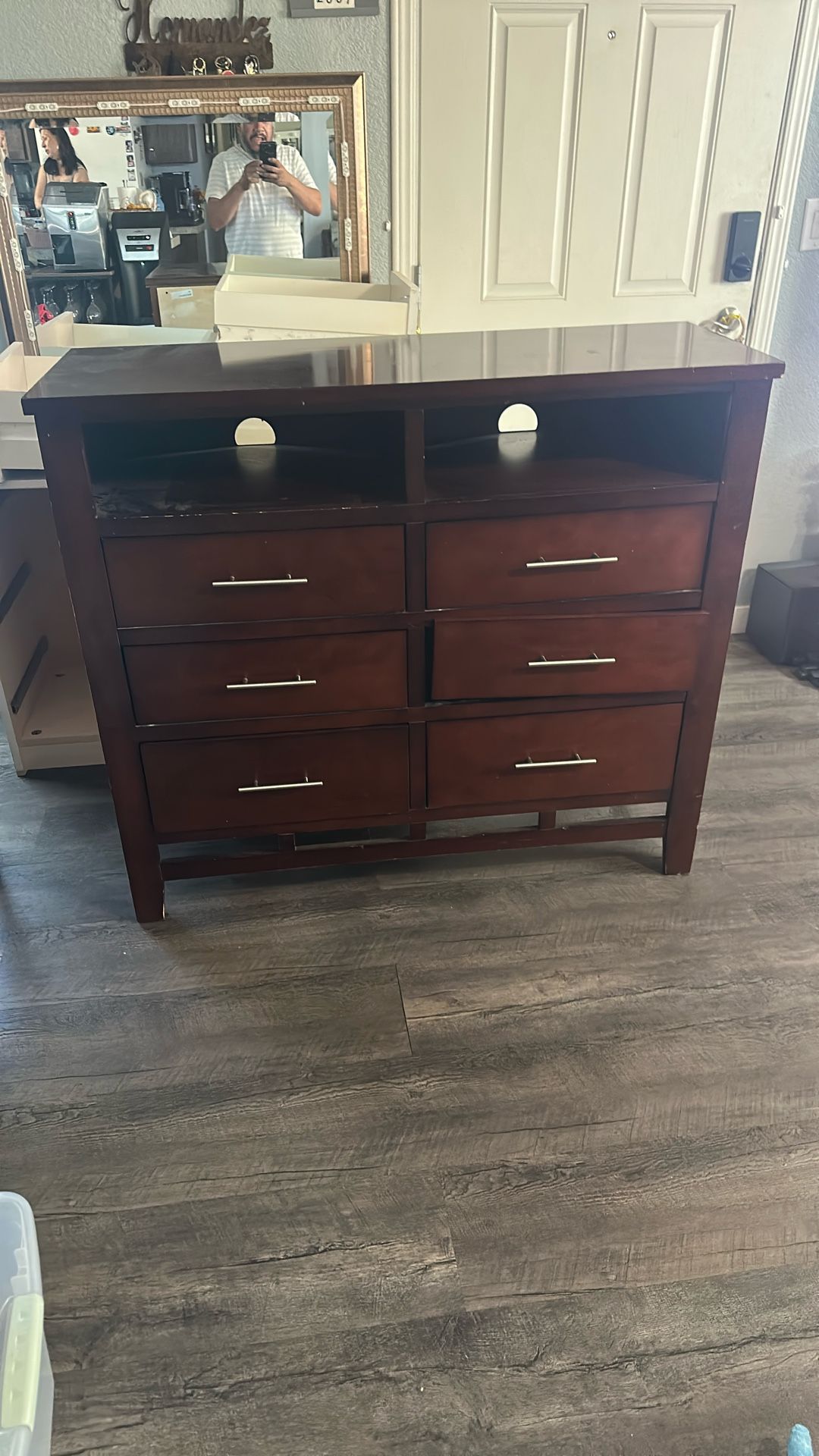 Mueble En  Buenas Condiciones /desk In Good Condition