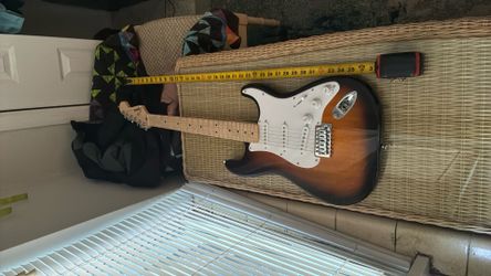 Squier Stratocaster with frontman 10g amp