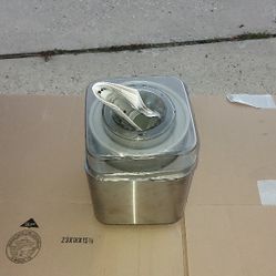 Cuisinart 2QT Frozen Yorgot-Sorbet & Ice Cream Maker 