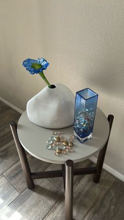 One day only! Beautiful sculptured vase  and Blue...
