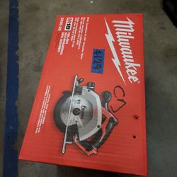 MILWAUKEE M18 CIRCULAR SAW 6-1/2 IN. 