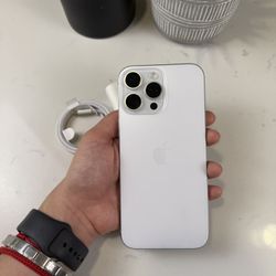 iPhone 16 Pro Max 256GB White Titanium  UNLOCKED A/B+ Battery 100