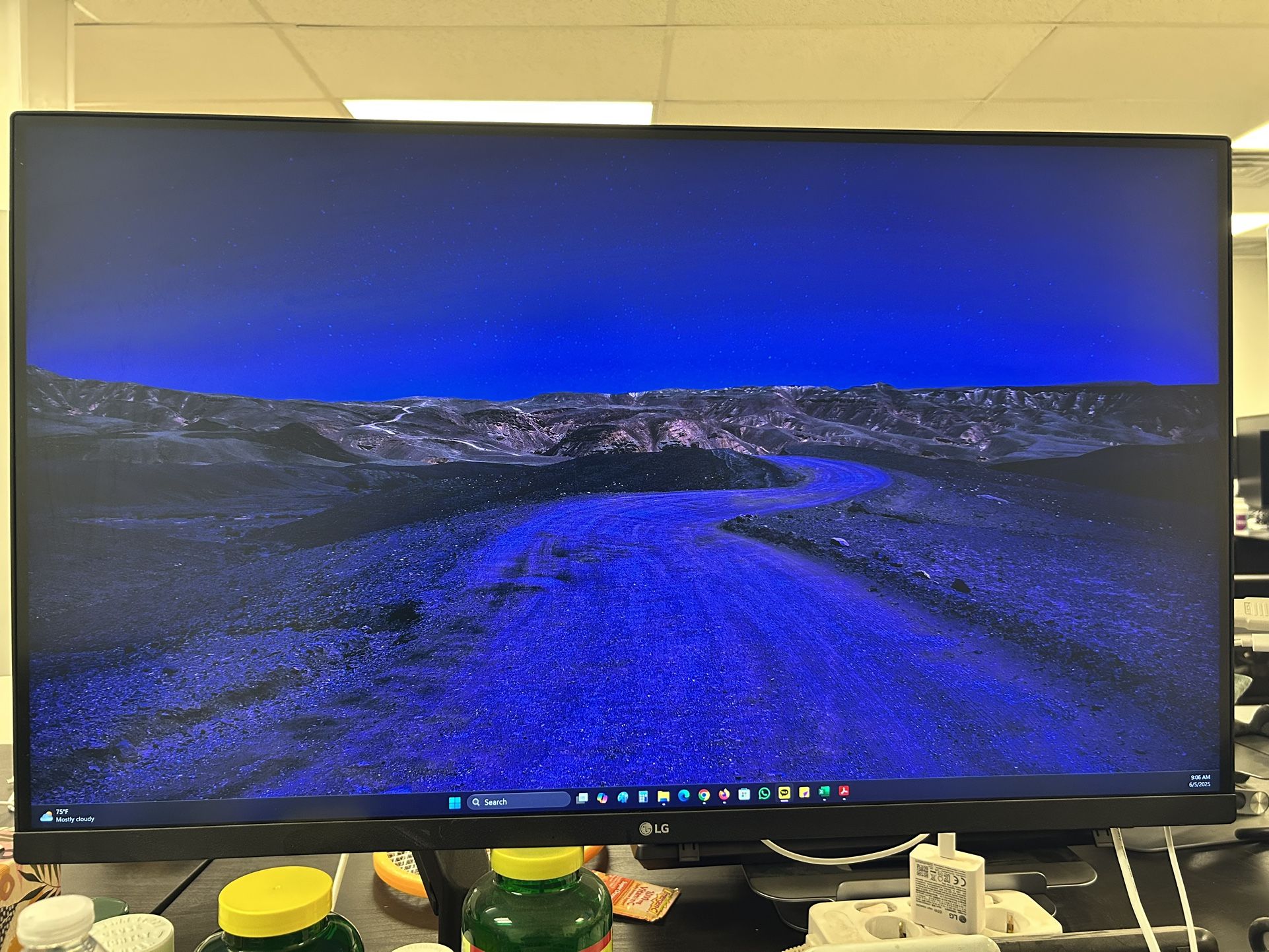 Office Desktop Monitor + Monito Mount + Laptop Stand