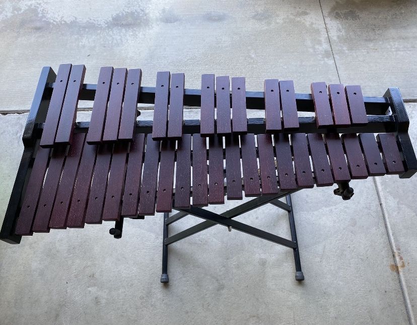 Stagg XYLOSET 37 37Key Xylophone with Mallets and Stand, wooden/black. mint condition for Sale