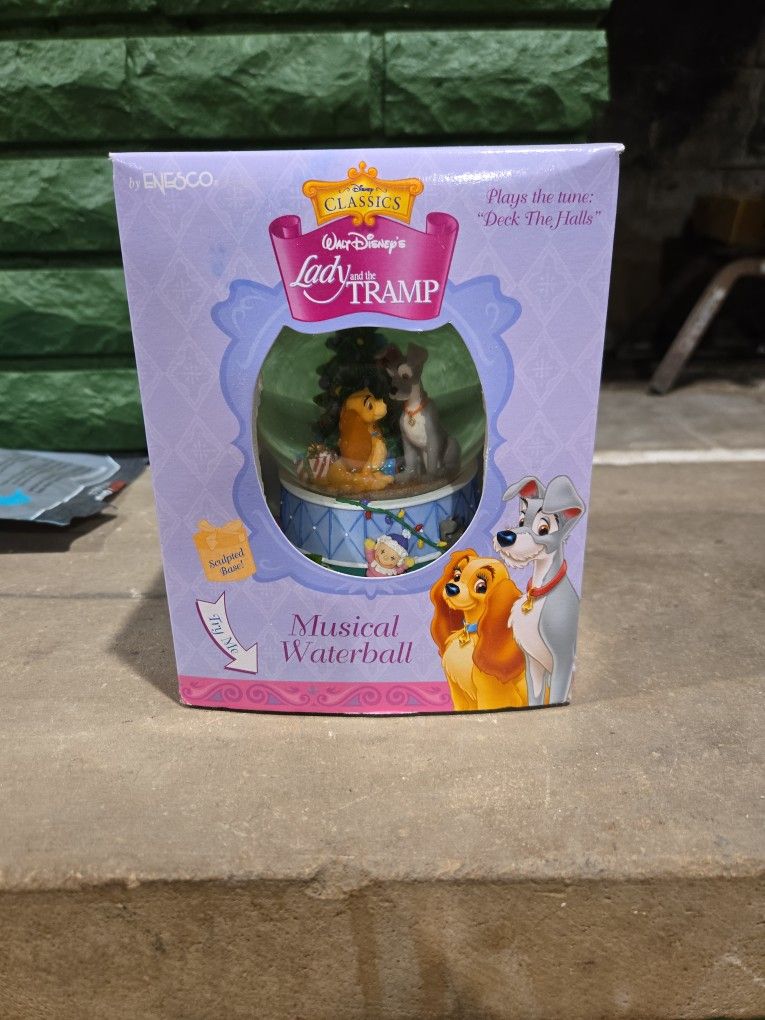Lady And The Tramp Snowglobe