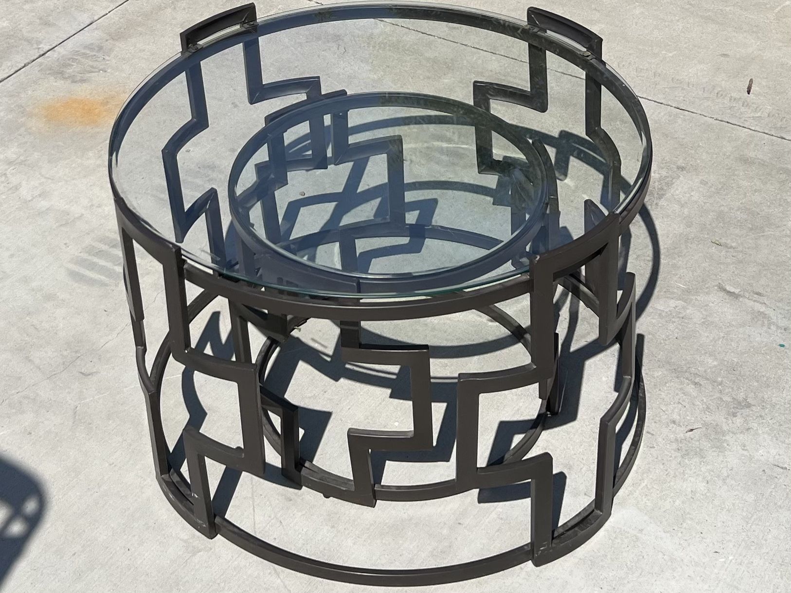 Round Table