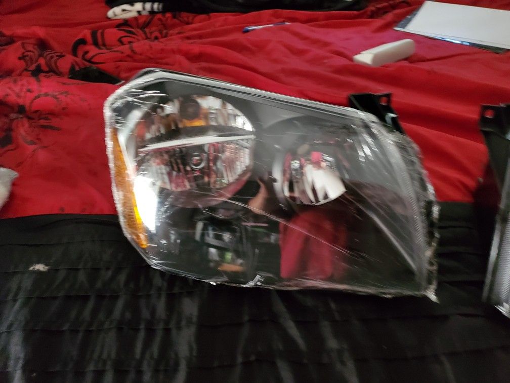 Dodge magnum headlights 2005 to 2007