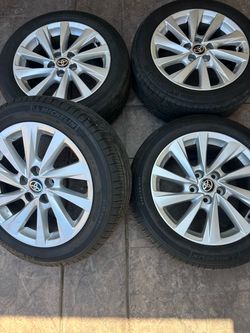 Toyota Cambry wheels and tires