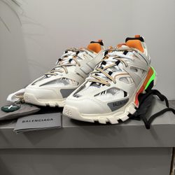 Balenciaga Track Orange LED Size 43 brand new
