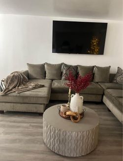 🌺 FREE DELIVERY 🌺 SECTIONAL COUCH