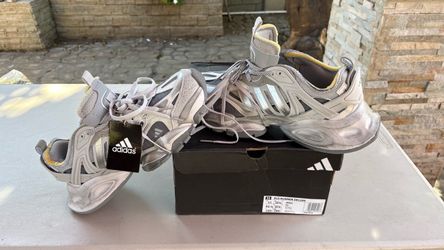 New  XLG Runner Deluxe Sneakers