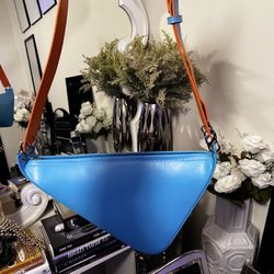 Triangle 13”x8”-h7” NEW Medium Cute Bag. Brand new.