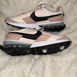 Nike Air Max Soft Pink Size 8 Woman