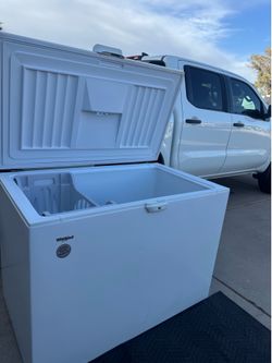 Nice! Whirlpool chest freezer 15cubic ft