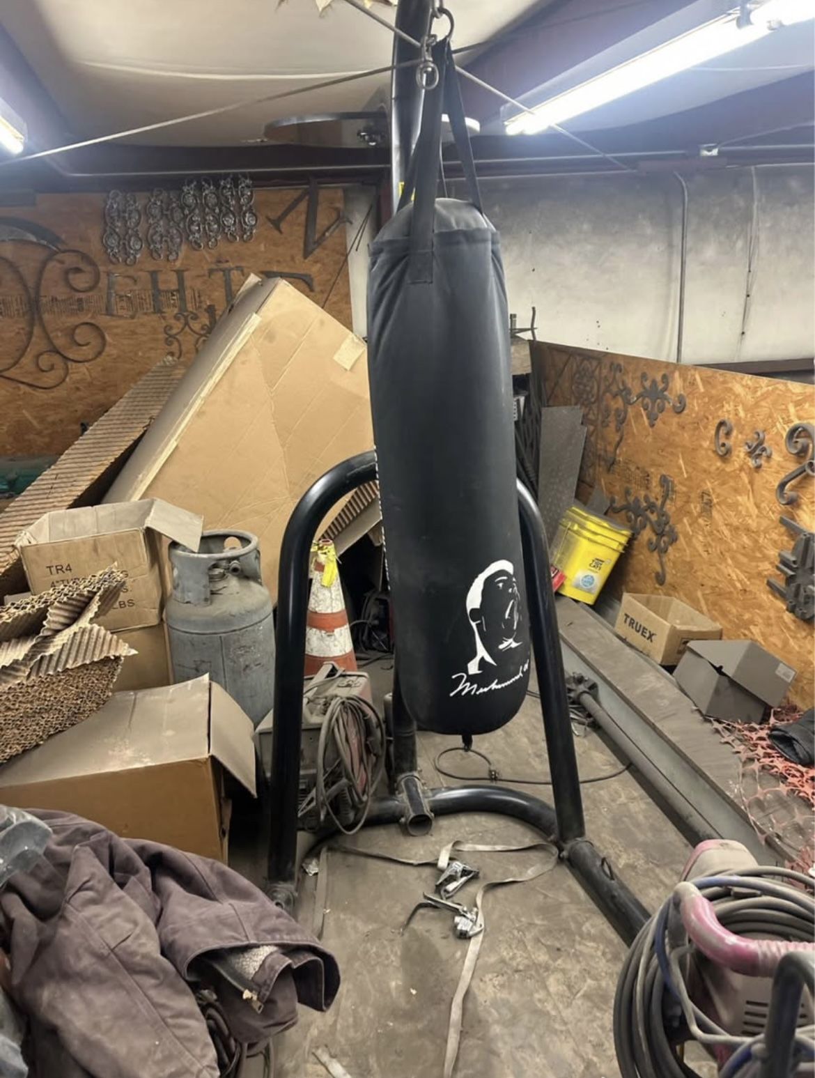 Muhammed Ali everlast punching bag with gloves