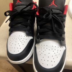 JORDAN 1 LOW size 5.5y no Box 📦 