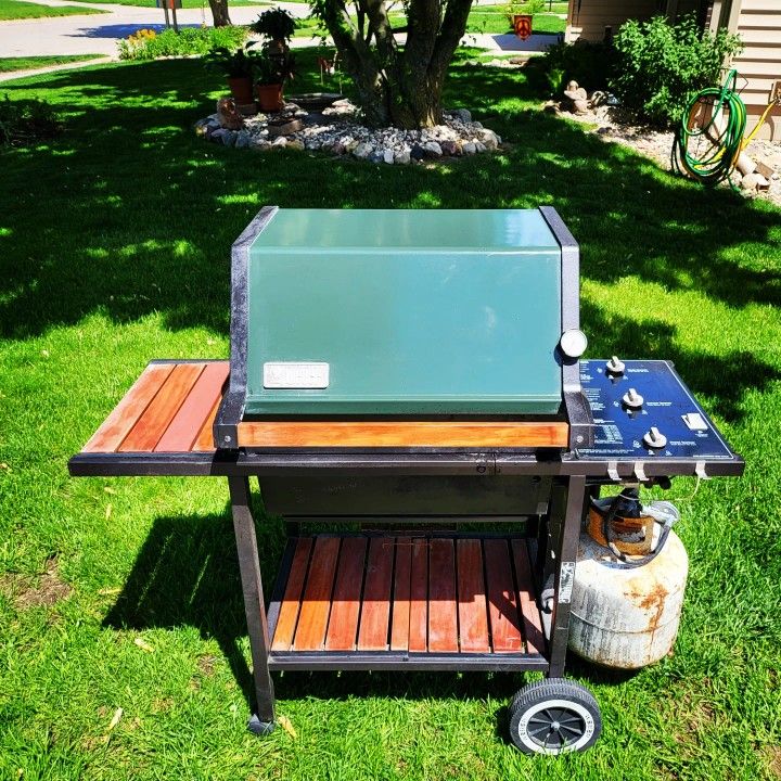 Green Weber Genesis With Tank