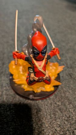 Deadpool Loot Crate Exclusive Q-Fig diorama, manufactured by Quantum Mechanix (QMx)