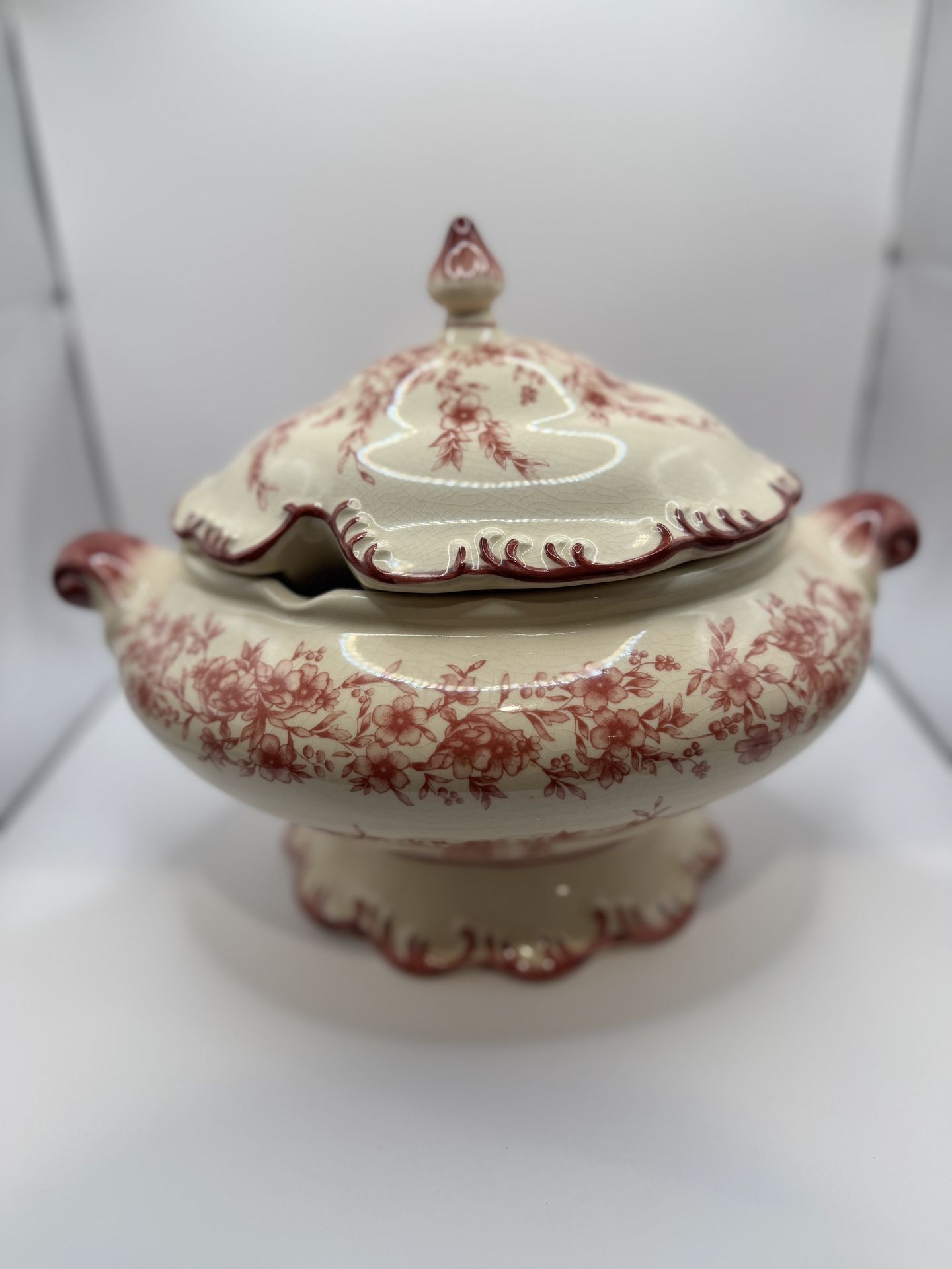 Cracker Barrel Red Floral Porcelain Transferware Lidded Soup Tureen And Ladle