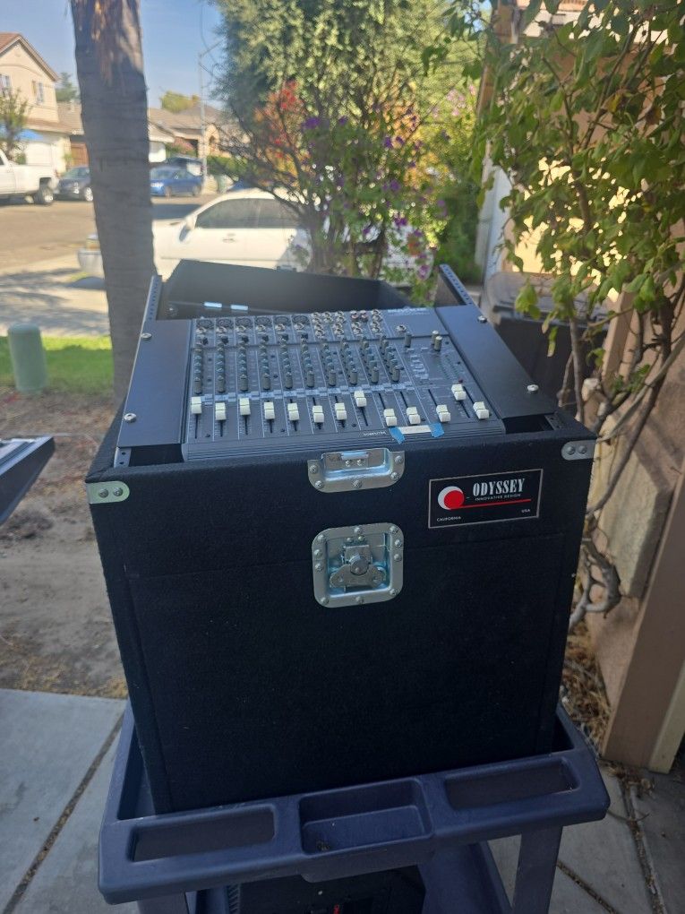 USED SOUND SISTEM WORK GREAR IDEAL FOR SMALL CHURCHS 