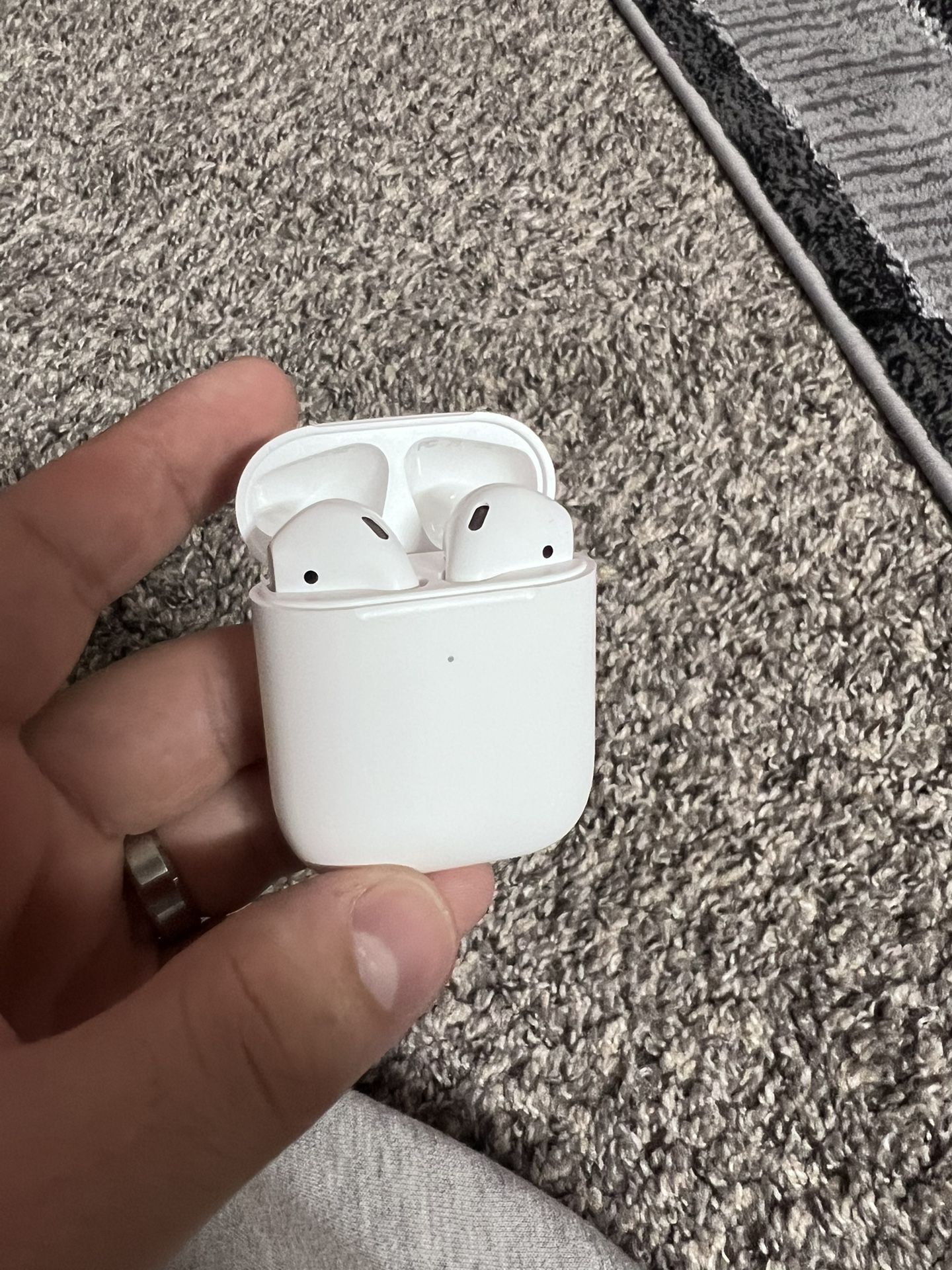 Apple AirPods 2nd Generation