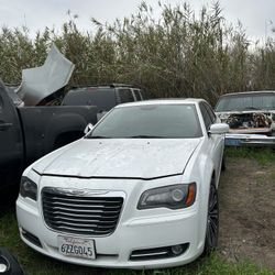 2012 Chrysler 300s PART OUT V6